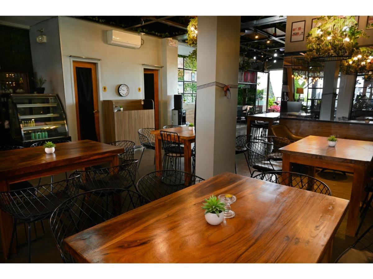 Capital O 890 Nami Hotel Tagaytay Tagaytay City Ngoại thất bức ảnh