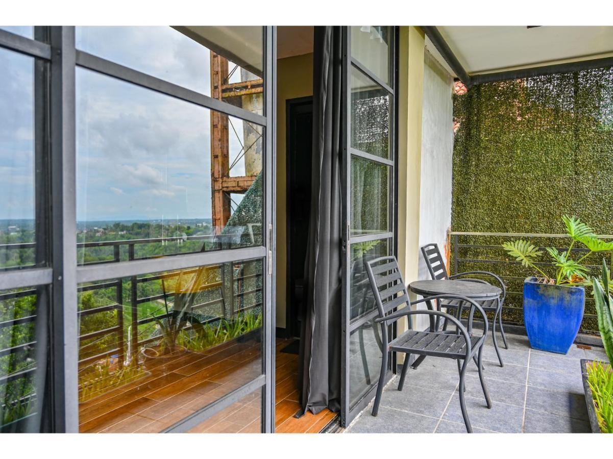 Capital O 890 Nami Hotel Tagaytay Tagaytay City Ngoại thất bức ảnh