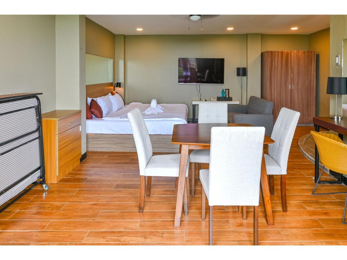 Capital O 890 Nami Hotel Tagaytay Tagaytay City Ngoại thất bức ảnh