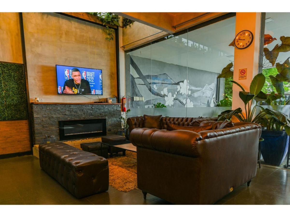 Capital O 890 Nami Hotel Tagaytay Tagaytay City Ngoại thất bức ảnh